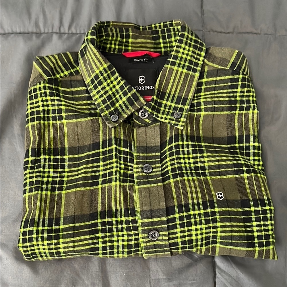 Victorinox Button Down Shirt Green/Black Size Small